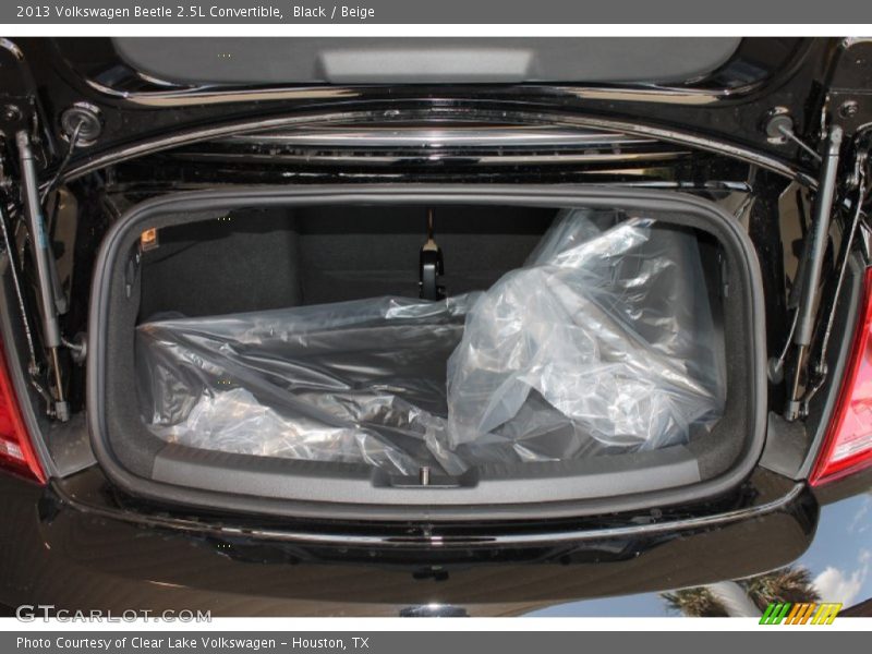 Black / Beige 2013 Volkswagen Beetle 2.5L Convertible