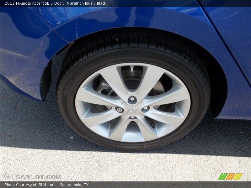 Marathon Blue / Black 2013 Hyundai Accent SE 5 Door