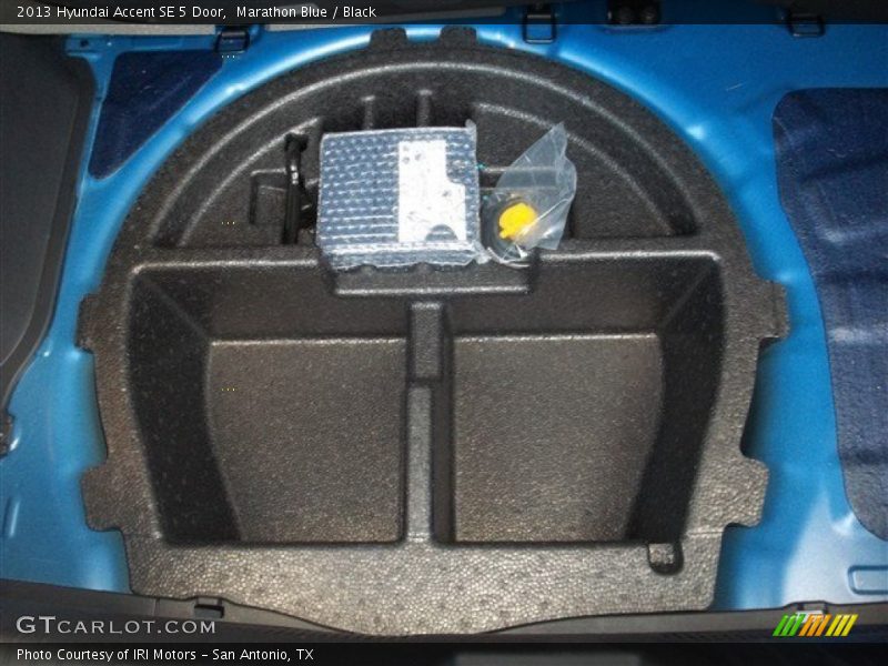 Marathon Blue / Black 2013 Hyundai Accent SE 5 Door