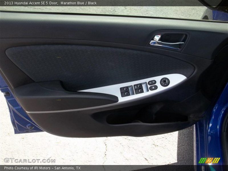 Marathon Blue / Black 2013 Hyundai Accent SE 5 Door