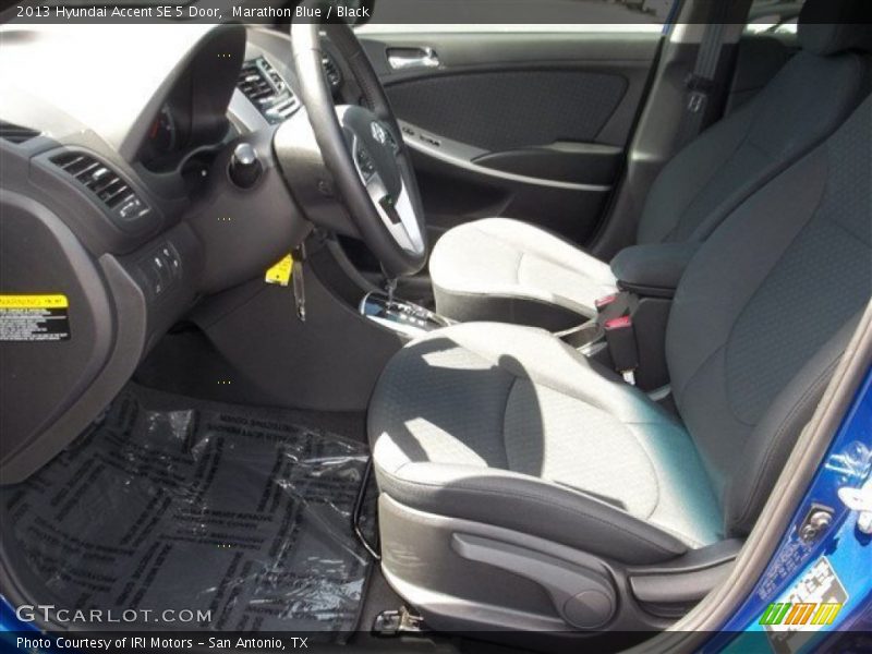 Marathon Blue / Black 2013 Hyundai Accent SE 5 Door