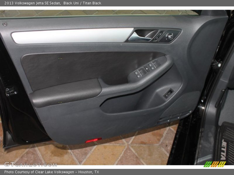 Black Uni / Titan Black 2013 Volkswagen Jetta SE Sedan