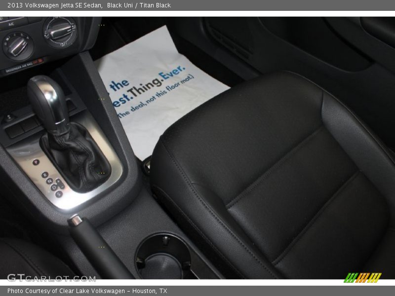 Black Uni / Titan Black 2013 Volkswagen Jetta SE Sedan