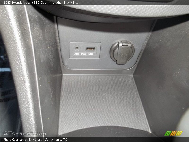 Marathon Blue / Black 2013 Hyundai Accent SE 5 Door