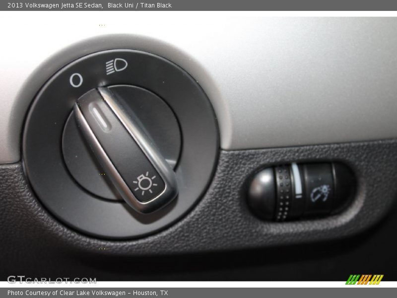 Black Uni / Titan Black 2013 Volkswagen Jetta SE Sedan