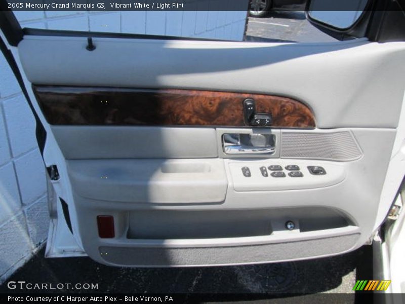 Vibrant White / Light Flint 2005 Mercury Grand Marquis GS