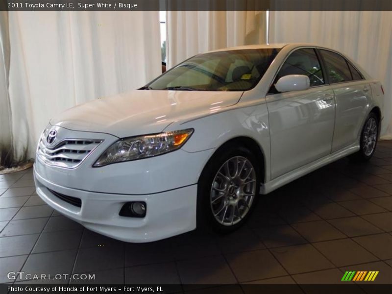 Super White / Bisque 2011 Toyota Camry LE