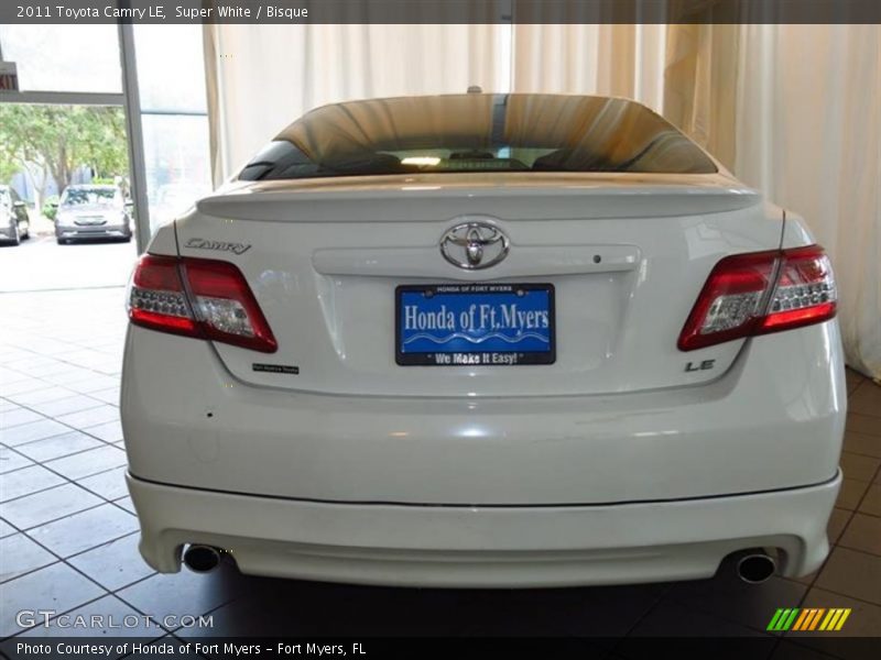Super White / Bisque 2011 Toyota Camry LE