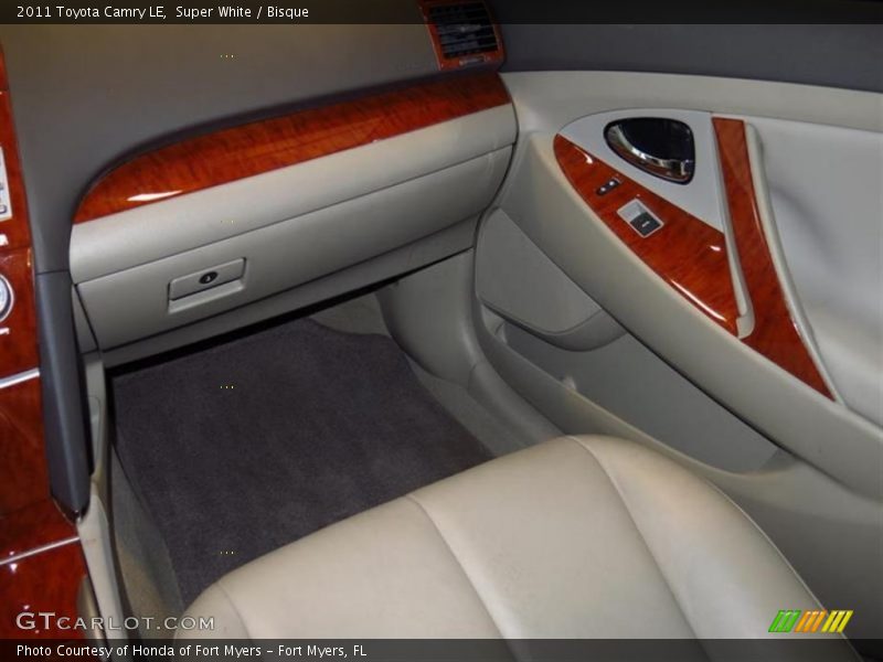 Super White / Bisque 2011 Toyota Camry LE