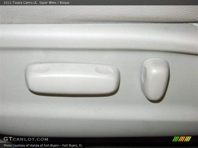 Super White / Bisque 2011 Toyota Camry LE