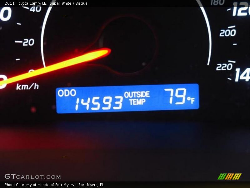 Super White / Bisque 2011 Toyota Camry LE
