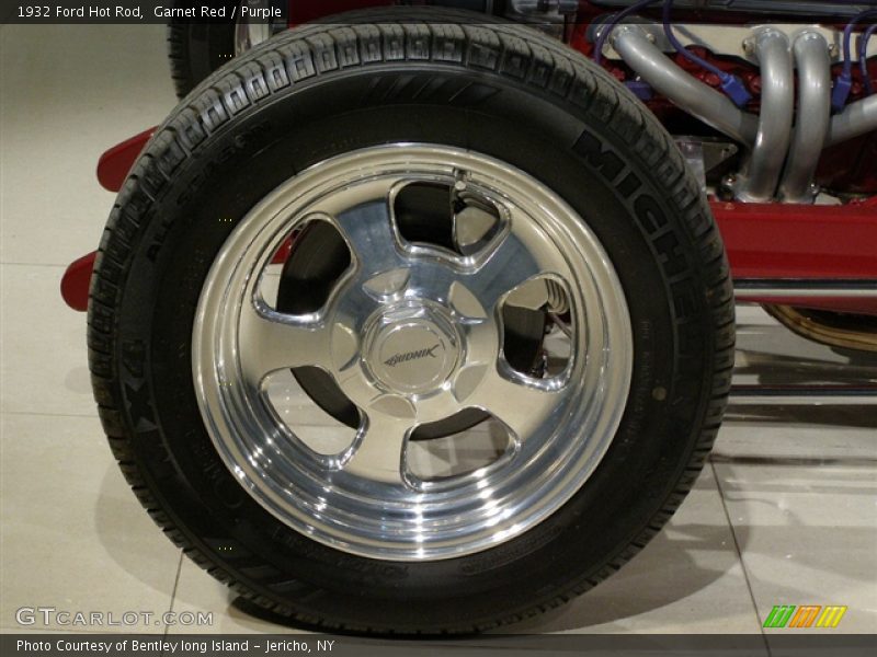 Garnet Red / Purple 1932 Ford Hot Rod