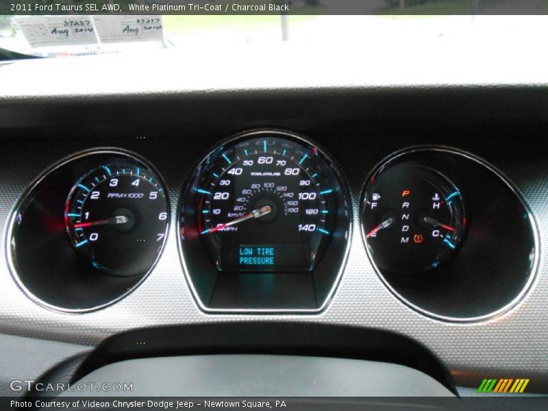 White Platinum Tri-Coat / Charcoal Black 2011 Ford Taurus SEL AWD