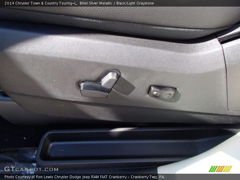 Billet Silver Metallic / Black/Light Graystone 2014 Chrysler Town & Country Touring-L