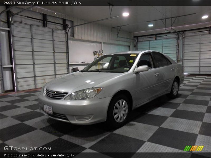 Lunar Mist Metallic / Gray 2005 Toyota Camry LE