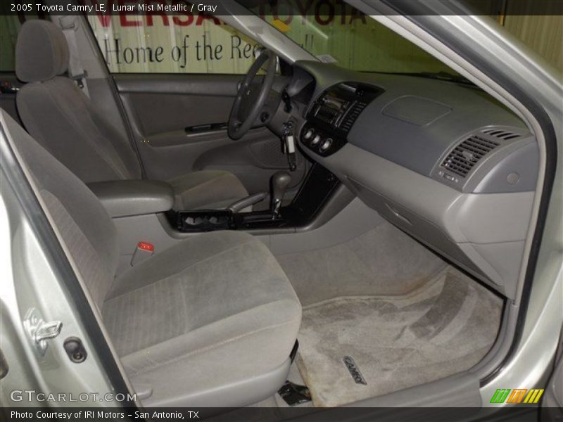 Lunar Mist Metallic / Gray 2005 Toyota Camry LE