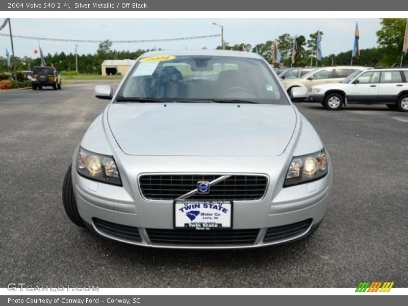 Silver Metallic / Off Black 2004 Volvo S40 2.4i