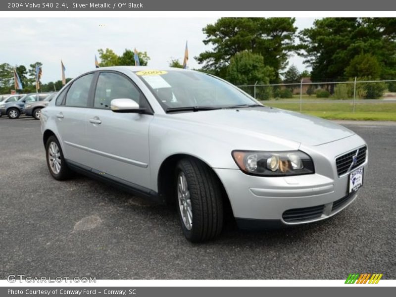 Silver Metallic / Off Black 2004 Volvo S40 2.4i