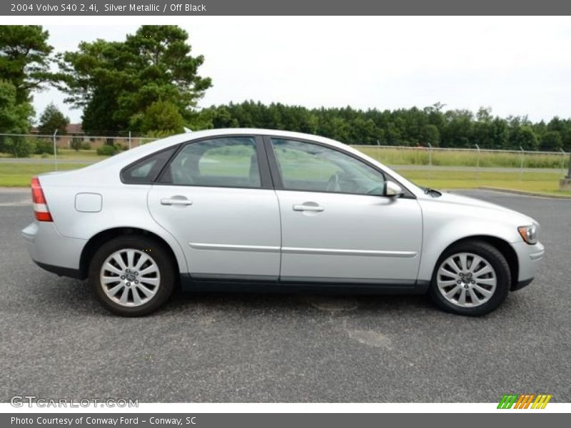 Silver Metallic / Off Black 2004 Volvo S40 2.4i