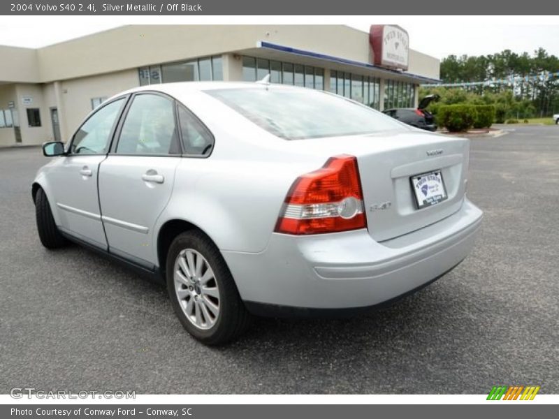 Silver Metallic / Off Black 2004 Volvo S40 2.4i