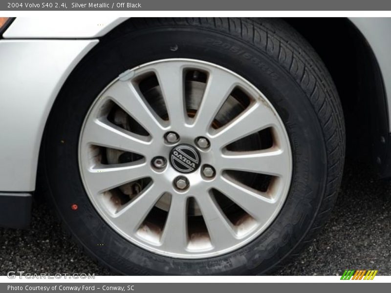 Silver Metallic / Off Black 2004 Volvo S40 2.4i