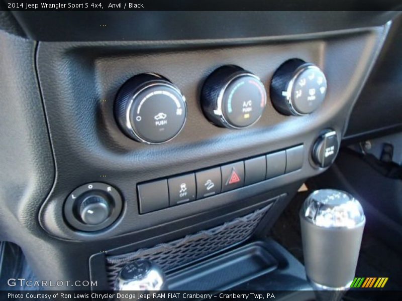 Anvil / Black 2014 Jeep Wrangler Sport S 4x4