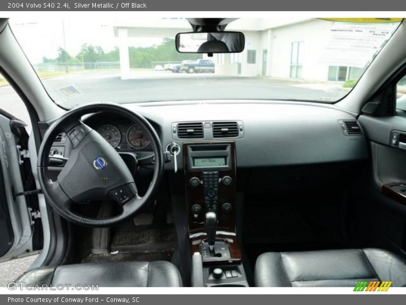 Silver Metallic / Off Black 2004 Volvo S40 2.4i