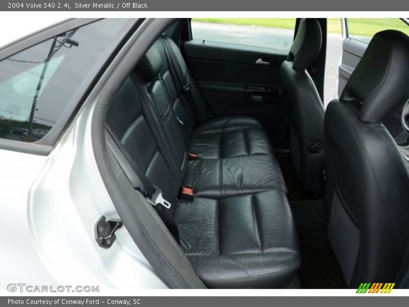 Silver Metallic / Off Black 2004 Volvo S40 2.4i