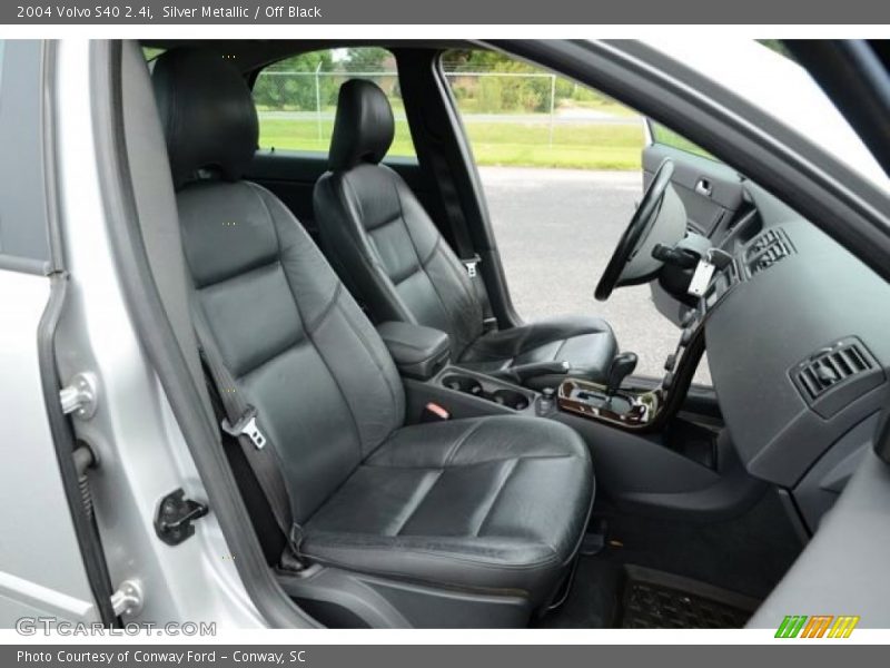 Silver Metallic / Off Black 2004 Volvo S40 2.4i