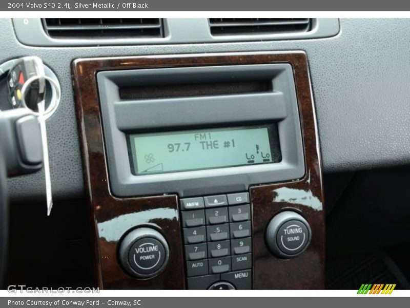 Silver Metallic / Off Black 2004 Volvo S40 2.4i