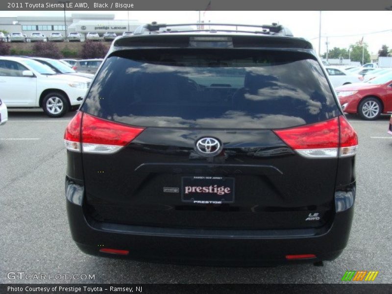 Black / Bisque 2011 Toyota Sienna LE AWD