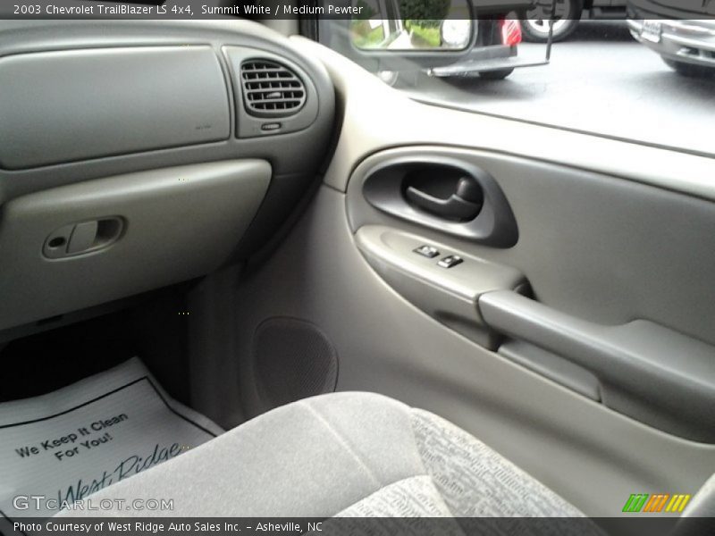Summit White / Medium Pewter 2003 Chevrolet TrailBlazer LS 4x4
