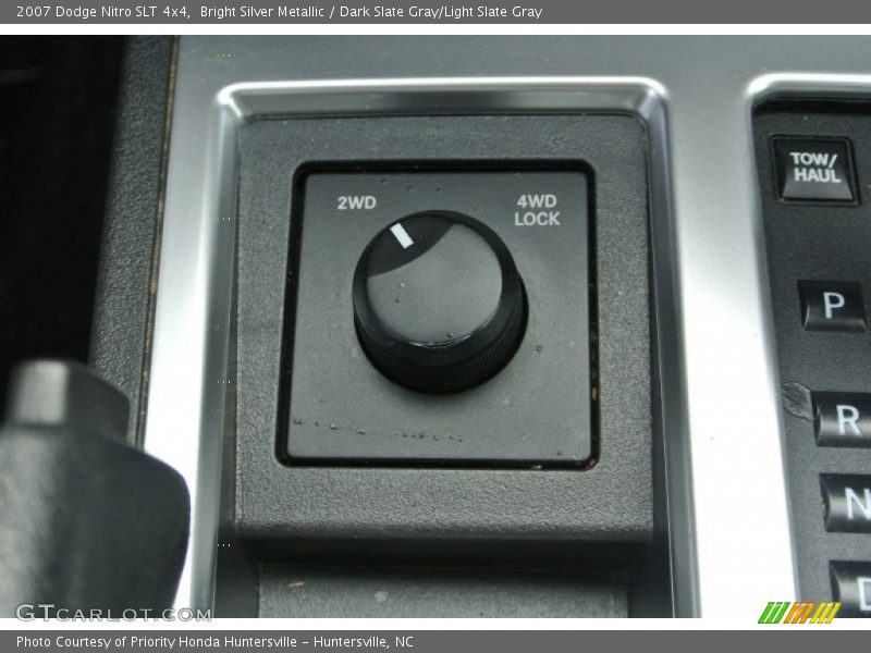 Bright Silver Metallic / Dark Slate Gray/Light Slate Gray 2007 Dodge Nitro SLT 4x4