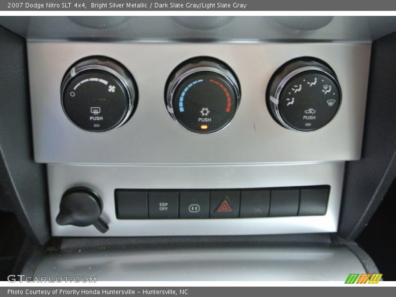 Bright Silver Metallic / Dark Slate Gray/Light Slate Gray 2007 Dodge Nitro SLT 4x4