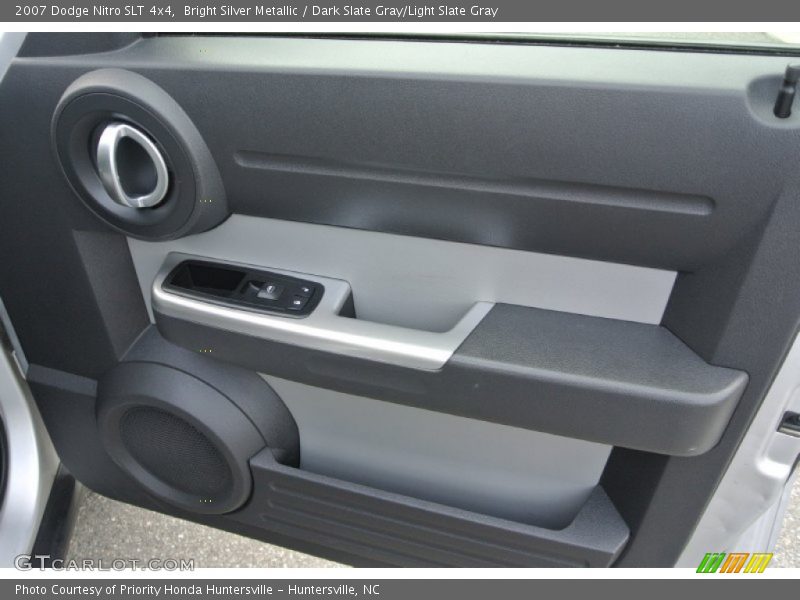 Bright Silver Metallic / Dark Slate Gray/Light Slate Gray 2007 Dodge Nitro SLT 4x4