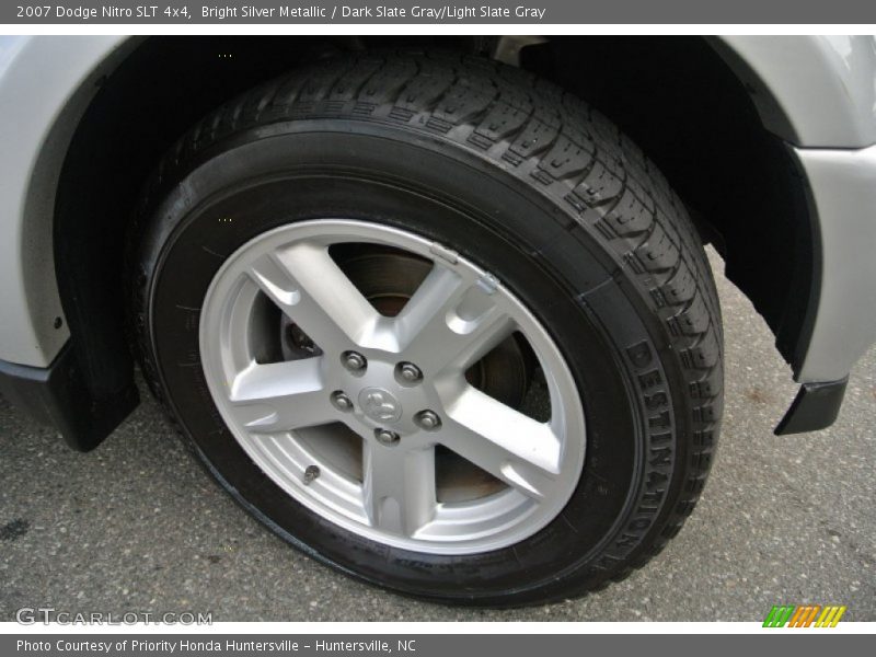 Bright Silver Metallic / Dark Slate Gray/Light Slate Gray 2007 Dodge Nitro SLT 4x4