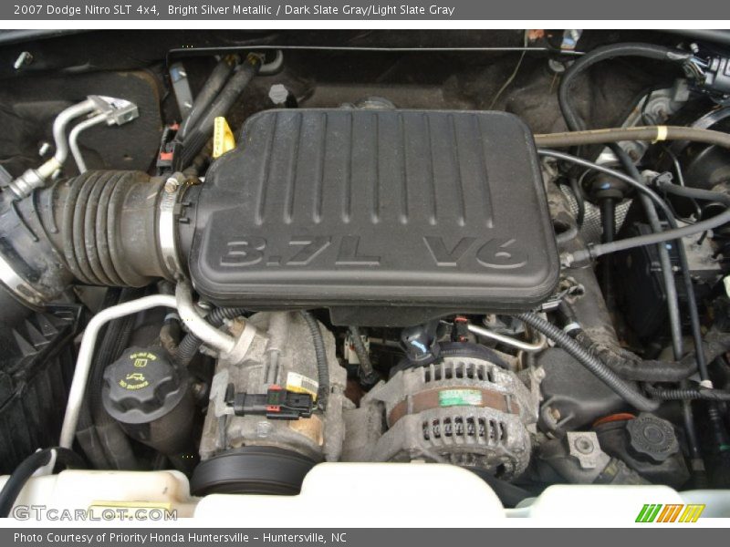 Bright Silver Metallic / Dark Slate Gray/Light Slate Gray 2007 Dodge Nitro SLT 4x4