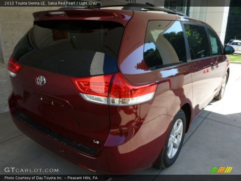 Salsa Red Pearl / Light Gray 2013 Toyota Sienna LE