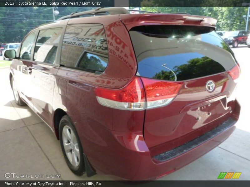 Salsa Red Pearl / Light Gray 2013 Toyota Sienna LE
