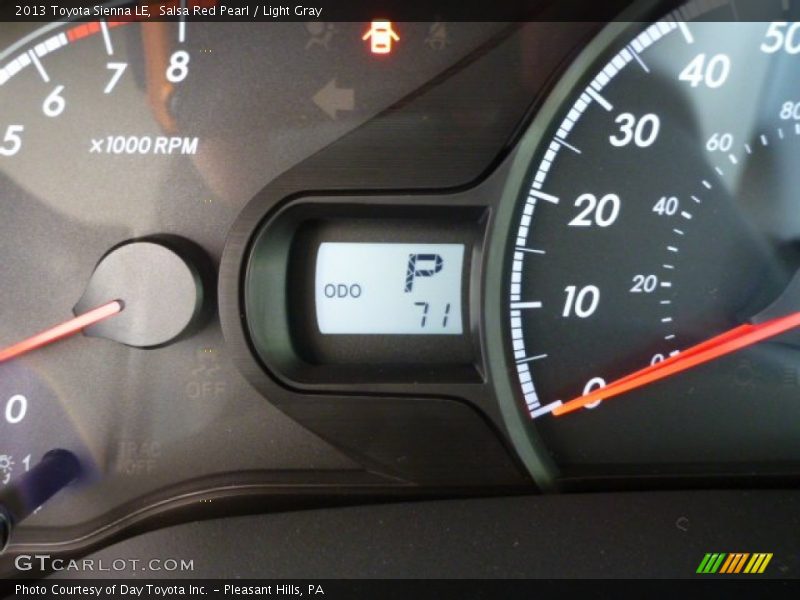 Salsa Red Pearl / Light Gray 2013 Toyota Sienna LE
