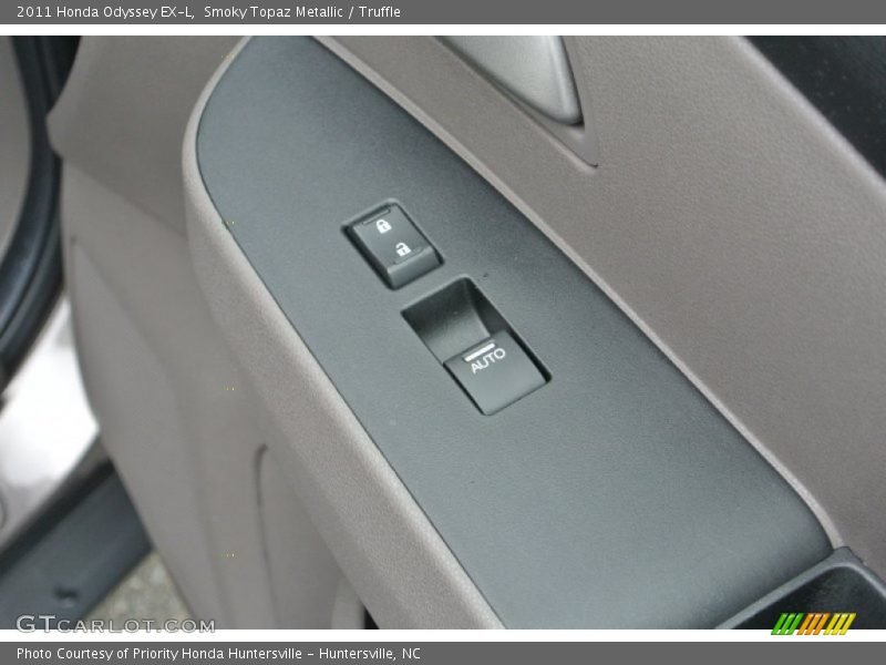 Smoky Topaz Metallic / Truffle 2011 Honda Odyssey EX-L