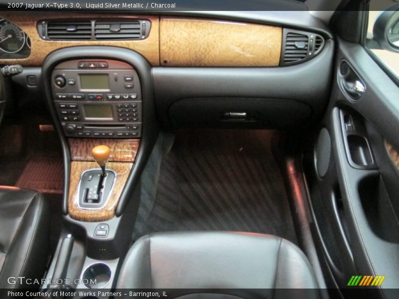 Liquid Silver Metallic / Charcoal 2007 Jaguar X-Type 3.0