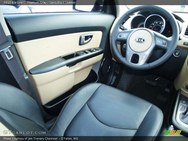 Titanium Gray / Sand/Black Leather 2012 Kia Soul !