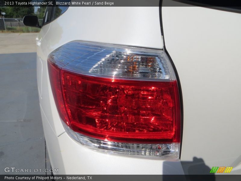 Blizzard White Pearl / Sand Beige 2013 Toyota Highlander SE
