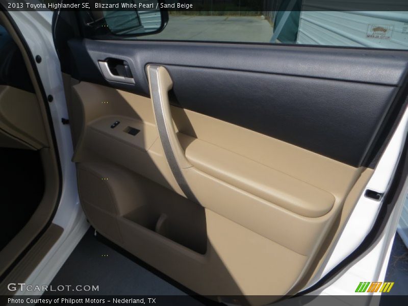 Blizzard White Pearl / Sand Beige 2013 Toyota Highlander SE