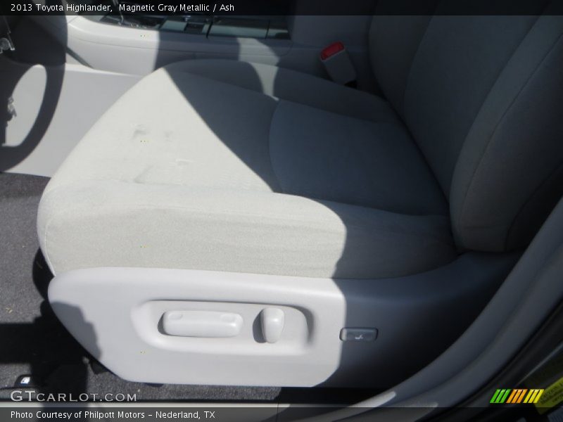 Magnetic Gray Metallic / Ash 2013 Toyota Highlander