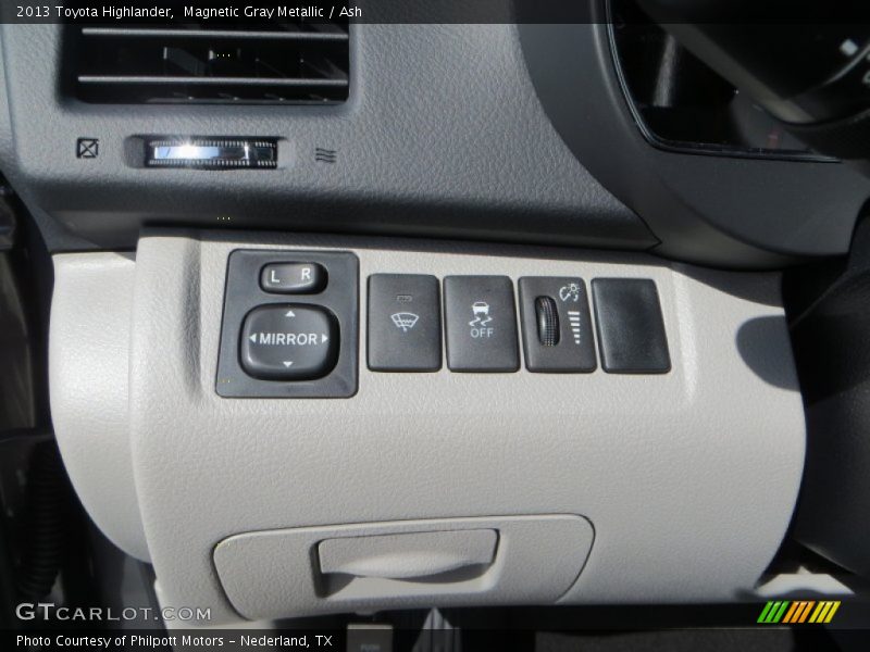 Magnetic Gray Metallic / Ash 2013 Toyota Highlander