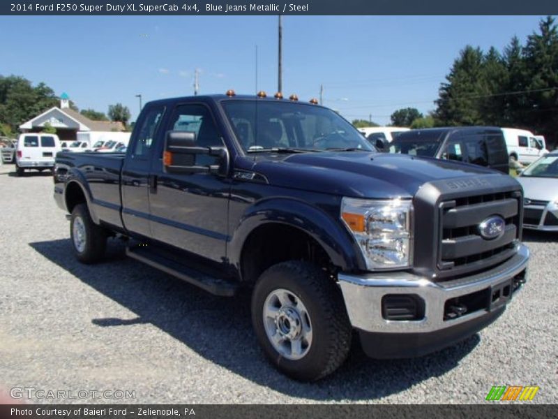 Front 3/4 View of 2014 F250 Super Duty XL SuperCab 4x4
