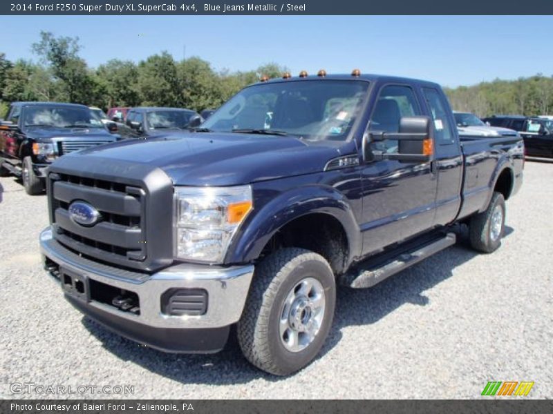 Front 3/4 View of 2014 F250 Super Duty XL SuperCab 4x4