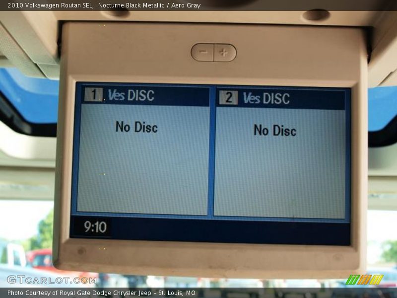 Nocturne Black Metallic / Aero Gray 2010 Volkswagen Routan SEL